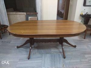 Dining table in excellent condition size- 4ft by 7ft
