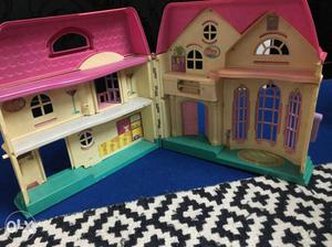 Dollhouse 14 inches with accessories