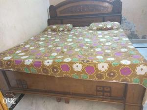 Double bed King size for sell, the bed is in good