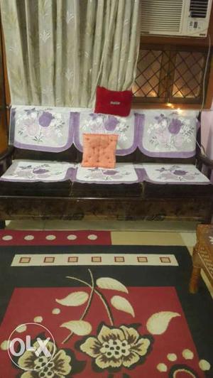 Excellent condition,6 seater wooden sofa set