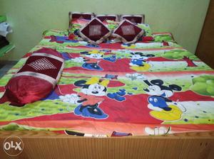 Green And Red Mickey And Minnie Mouse Print Bed Linen