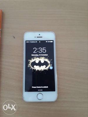 IPhone 5s 16 GB new condition.. only charger
