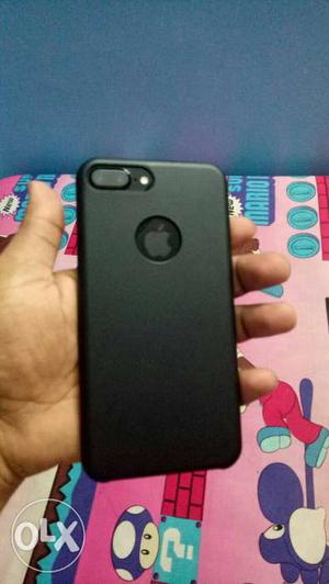 IPhone 7 plus 128 GB with all accessories urgent
