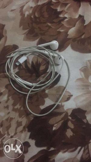 Iphone seven head phone original for sale if any