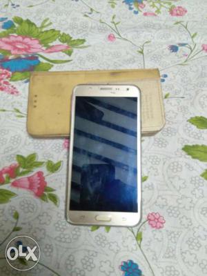 It is Samsung j 7 I want to sell it