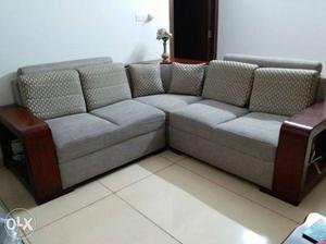 L shaped 4 seater sofa set with grand wooden arm rests - 9