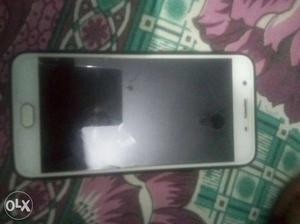 Oppo f1s 14 manths old good candisan phone koi