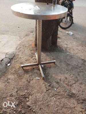 Round Stainless Steel Pedestal Table