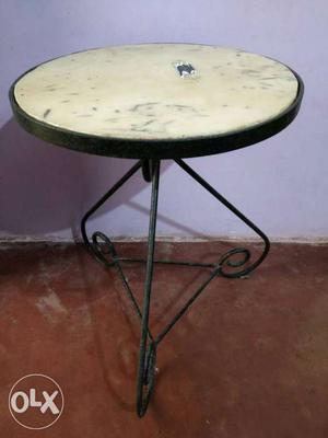Round White Table With Black Metal Base