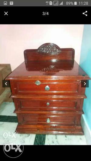 Side table h good condition three drawr h