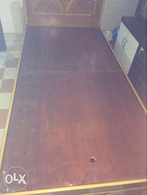 Single bed plywood 3x6 with stroge In condition