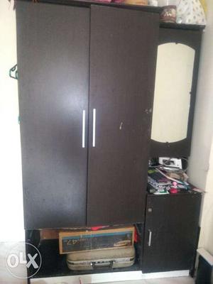 Single door wardrobe in working condition with