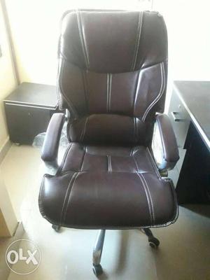 Urgent Black Office Rolling Chair