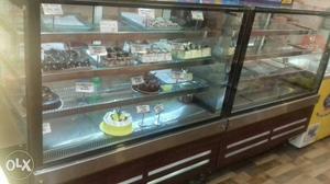 Want to sell this bakery display fridge. in great