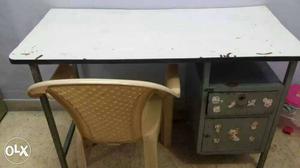 White And Gray Metal Single-pedestal Desk