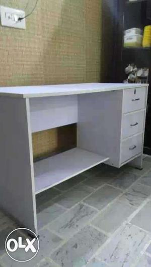 White Wooden Desk With Drawer