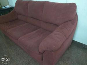 3 seater sofa available in Kandivali East