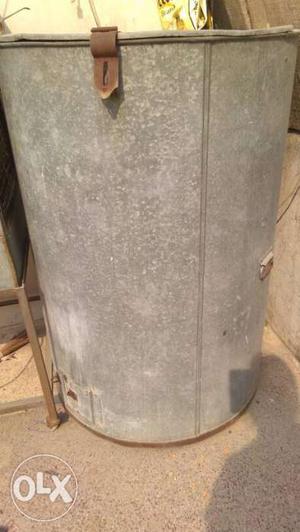 Container box in large size,,, Good condition and