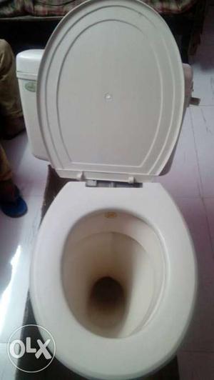 English Toilet Sit Almost New Condition Latest