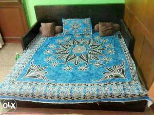 King size new beautiful bed with new mattress bco