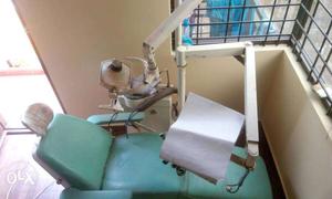 Manual dental chair in good working condition