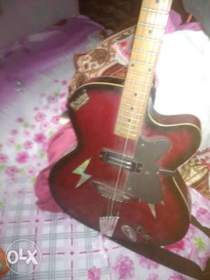 Red Burst Les Paul Guitar