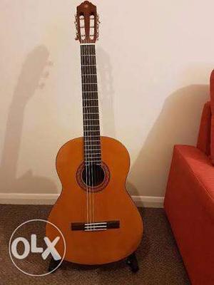 Yamaha c40 acoustic guitar