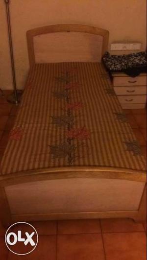 2 Rubber wood bed 3x6