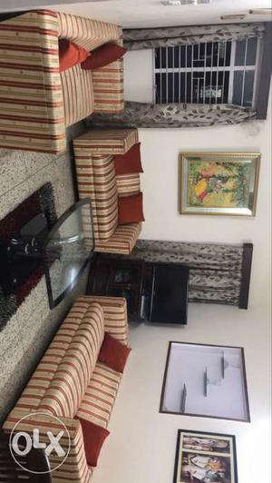 3+2+3 Sofa set in very good condition.