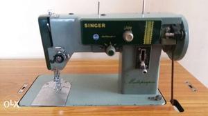 Black And Gray Singer Sewing Machine
