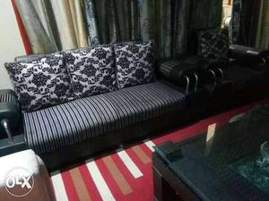 Black and silver sofa set 5 seater