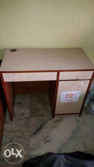 Brown And White Single-pedestal Table