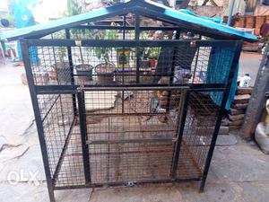 Dog House size 4ft×4ft All Very Good Condition