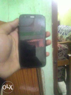 Hi i am selling Moto g in very good condition