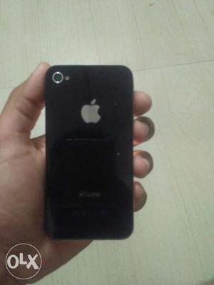 I Phone 4s 32gb In black Awsome condition in just
