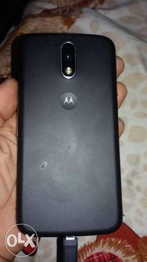 I want sell n exc my moto g4 plus with charger n