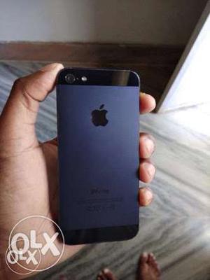 IPhone 5 4g black colour mint condition fixed