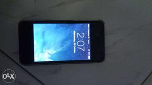 Iphone 4 good condition 32 gp with cable