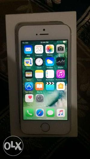 Iphone 5s 16gb gold colour in very good condition