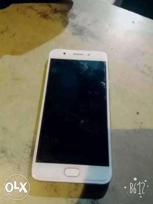 Oppo f1s in xcellent condition..