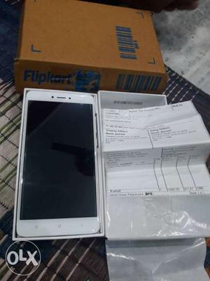 Redmi note 4 1month old 4gb ram 64gb rom and all