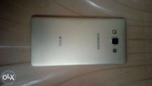 Samsung a7 gold colour want to sale urgent good