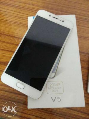 Vivo v5 with box and charger 6 months old phn and