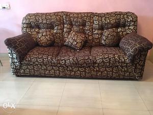 3+2 sofa in excellent condition. 2 yrs old.