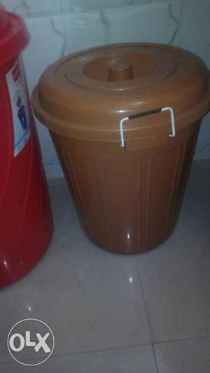 60 ltrs water storage container/negotiable