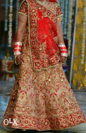 Beautiful Bridal lehenga golden n red, L size