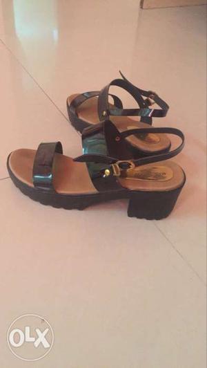 Black-and-brown Open-toe Leather Sandals
