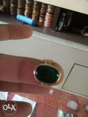 Brand new Panna gemstone ring