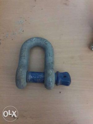 D Clamp for Lifting Heavy equipment. used for