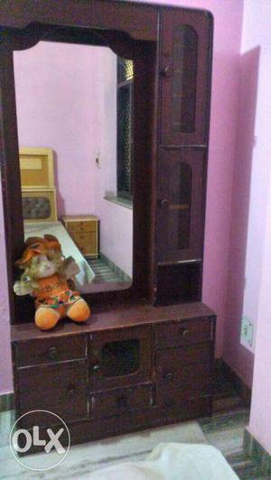 Dressing Table Mahroon Color in Excellent Condition